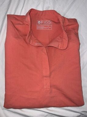 Rafaela oversized Figs scrub Top